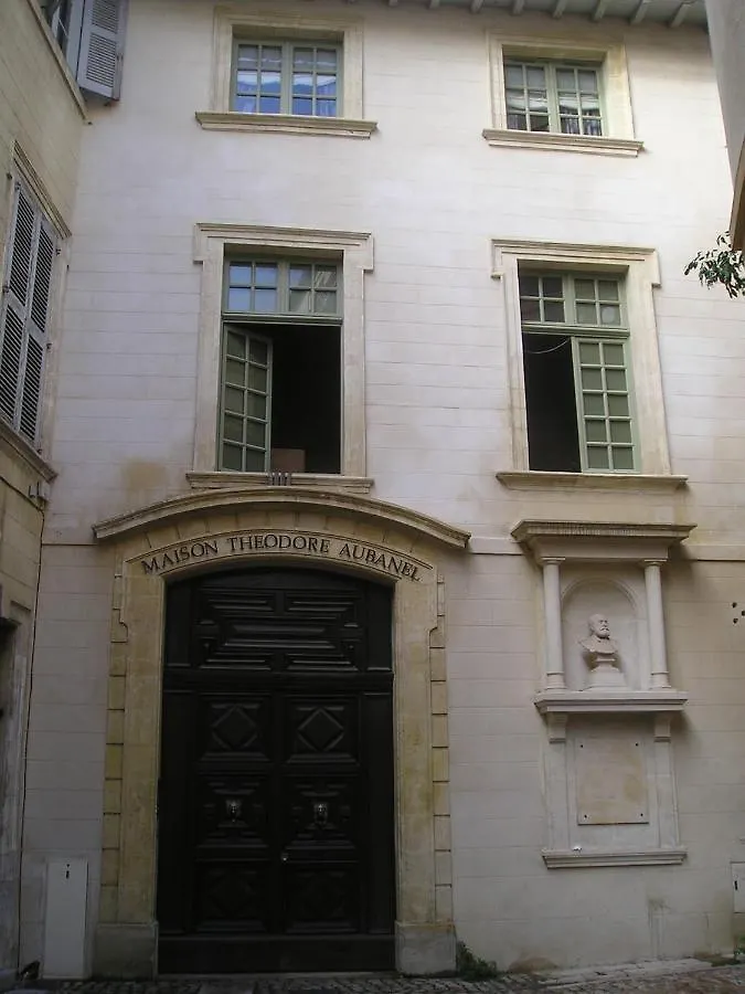 Palais Des Papes - Spacious Historic Apartment In Private Mansion ! Free Parking Nearby ! Spacieux Appartement Historique Dans Hotel Particulier ! Parking A Proximite Offert ! Avignon 0*,