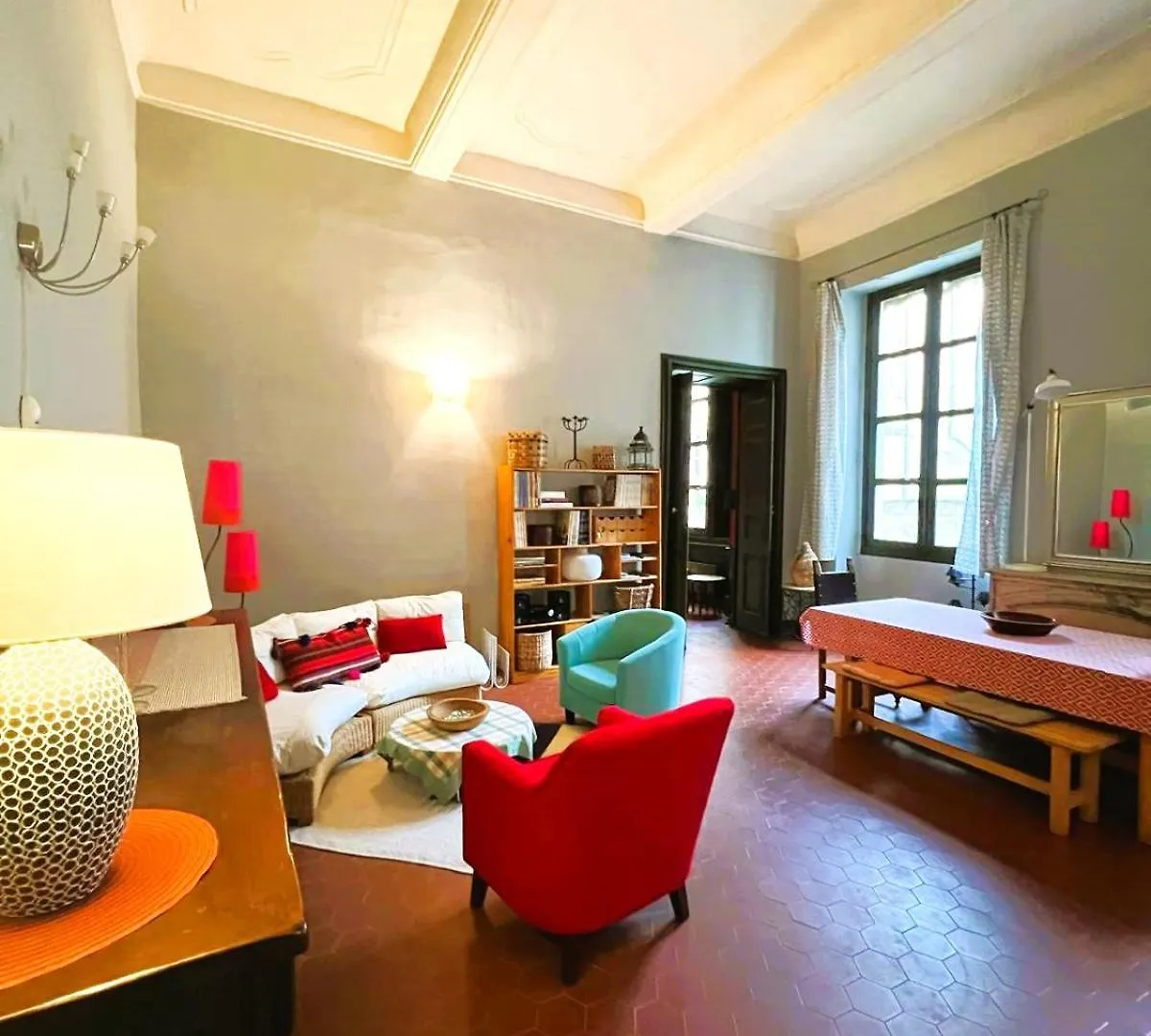 Palais Des Papes: Historic Mansion Apartment with Free Nearby Parking Avignon 0*,  France